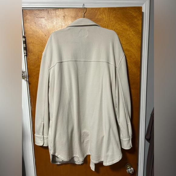 Abercrombie and Fitch Shacket - Picture 8 of 9